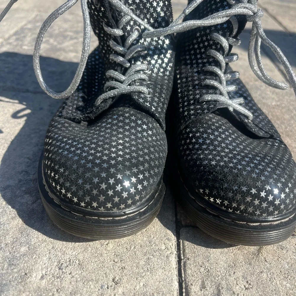 Dr. Martens Black Star Pattern Kids Combat Boots size 3